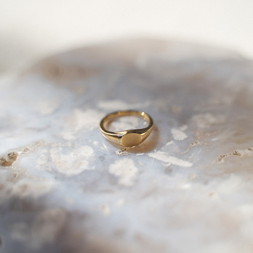 Pond (ring)